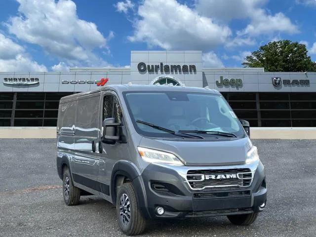 2025 RAM Ram ProMaster RAM PROMASTER 3500 SLT CARGO VAN LOW ROOF 136 WB