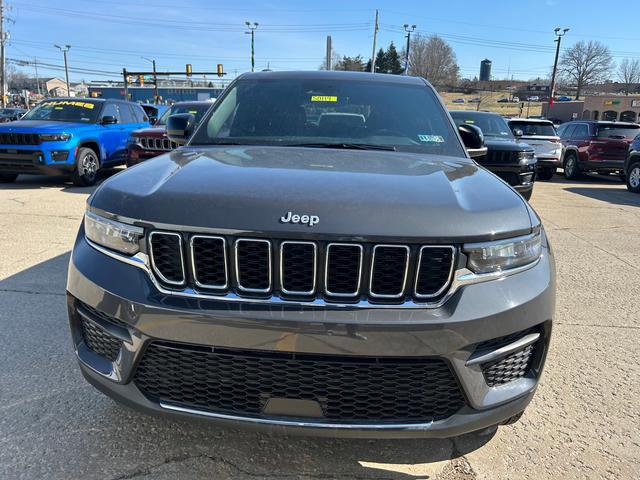 2025 Jeep Grand Cherokee GRAND CHEROKEE LAREDO X 4X4