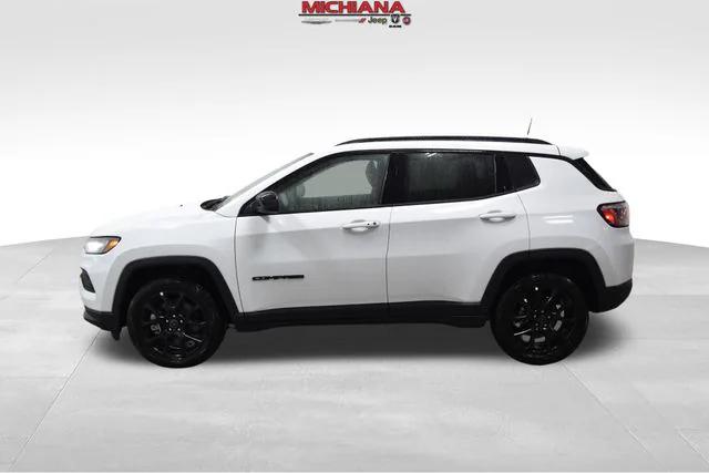 2025 Jeep Compass COMPASS LATITUDE 4X4