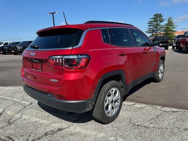 2025 Jeep Compass COMPASS LATITUDE 4X4