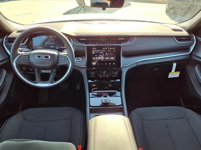 2025 Jeep Grand Cherokee GRAND CHEROKEE L LAREDO X 4X2