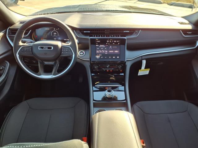 2025 Jeep Grand Cherokee GRAND CHEROKEE L LAREDO X 4X2