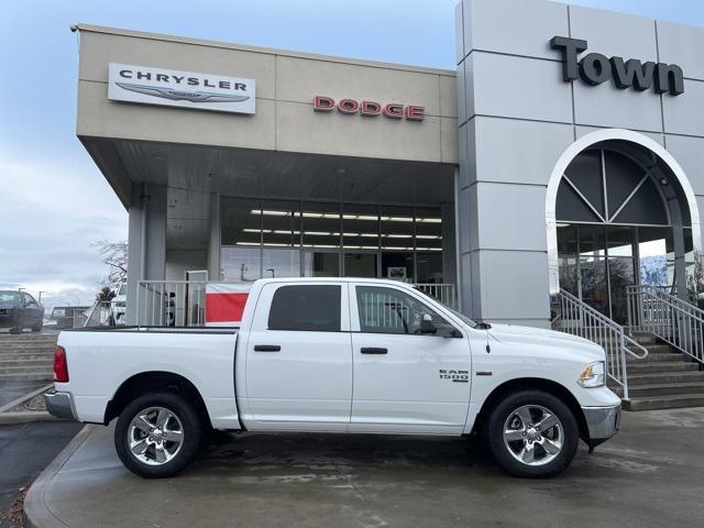 2024 RAM Ram 1500 Classic RAM 1500 CLASSIC TRADESMAN CREW CAB 4X4 57 BOX 2024 RAM Ram 1500 Classic RAM 1500 CLASSIC TRADESMAN CREW CAB 4X4 57 BOX