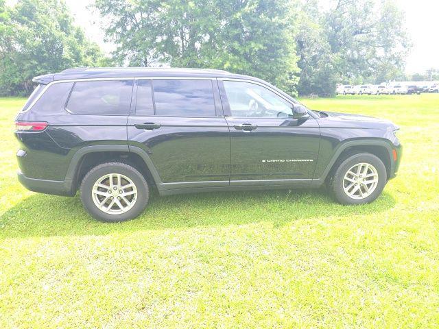 2022 Jeep Grand Cherokee L Laredo 4x2