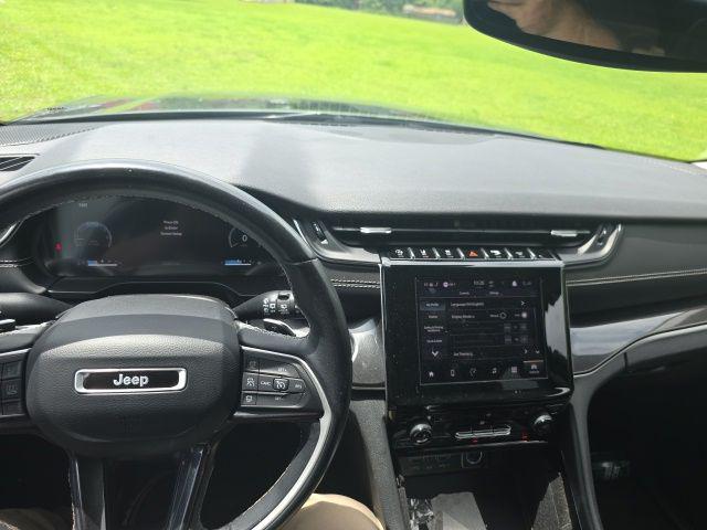 2022 Jeep Grand Cherokee L Laredo 4x2