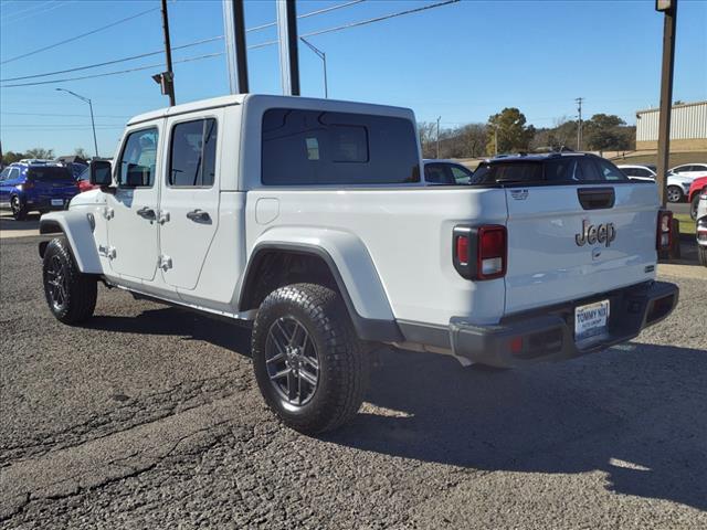 2023 Jeep Gladiator Overland 4x4