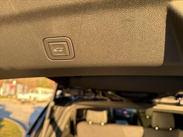 2025 Chevrolet Suburban 4WD High Country