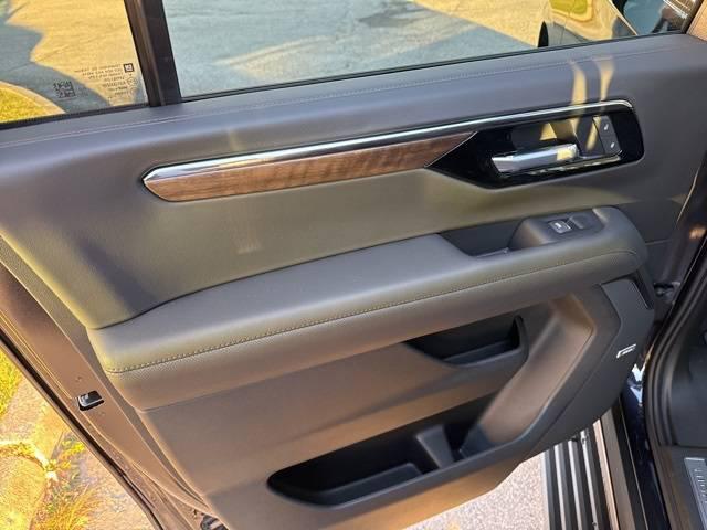 2025 Chevrolet Suburban 4WD High Country