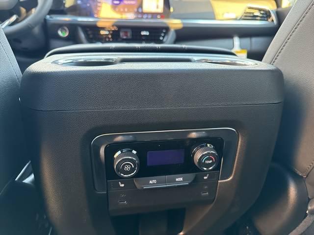 2025 Chevrolet Suburban 4WD High Country