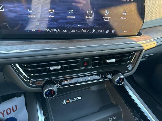2025 Chevrolet Suburban 4WD High Country