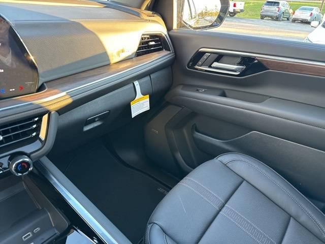 2025 Chevrolet Suburban 4WD High Country