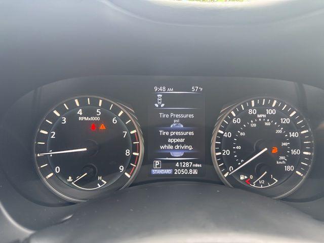 2022 INFINITI Q60 LUXE AWD