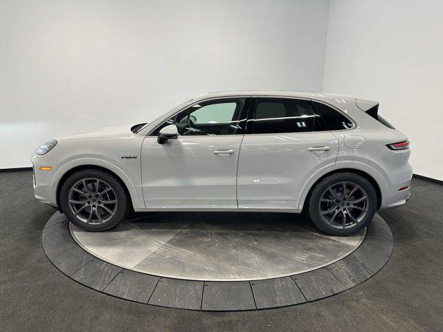 2025 Porsche Cayenne E-Hybrid Turbo
