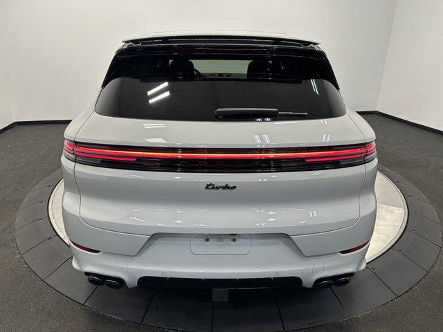 2025 Porsche Cayenne E-Hybrid Turbo