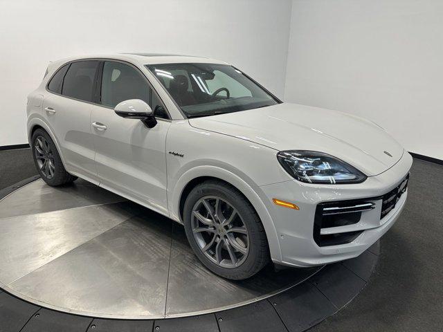 2025 Porsche Cayenne E-Hybrid Turbo