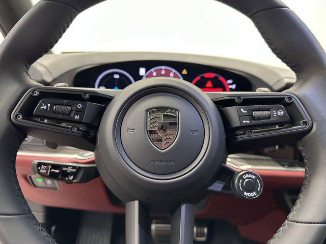 2025 Porsche Cayenne E-Hybrid Turbo