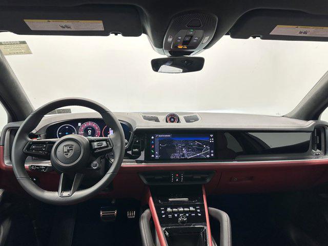 2025 Porsche Cayenne E-Hybrid Turbo