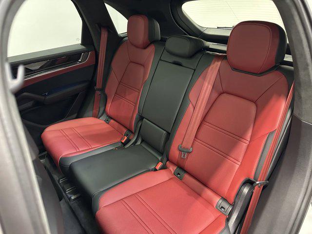 2025 Porsche Cayenne E-Hybrid Turbo