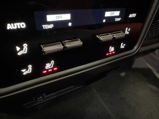 2025 Porsche Cayenne E-Hybrid Turbo
