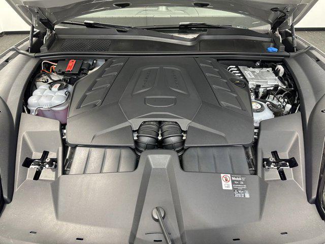 2025 Porsche Cayenne E-Hybrid Turbo