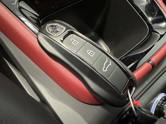 2025 Porsche Cayenne E-Hybrid Turbo