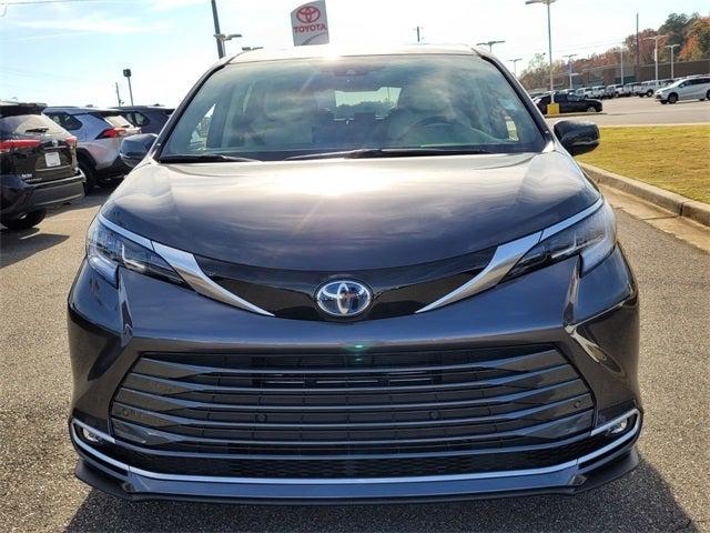 2025 Toyota Sienna Limited