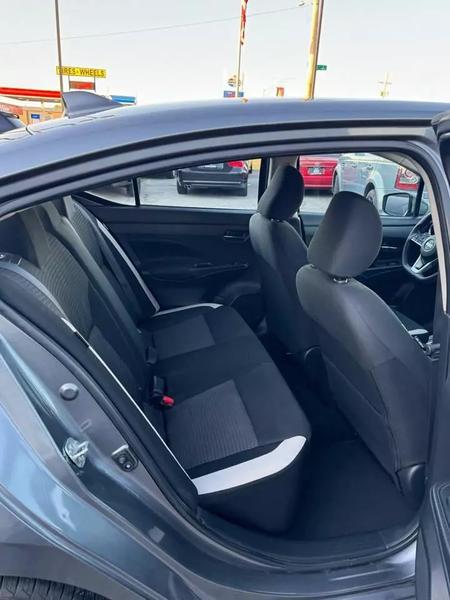 2021 Nissan Versa SV Xtronic CVT