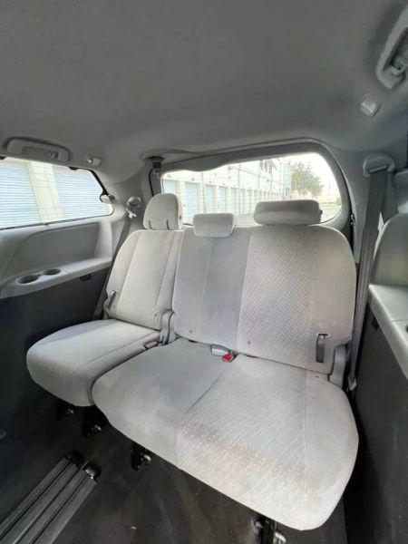 2018 Toyota Sienna LE 8 Passenger