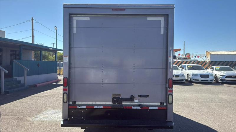 2015 GMC Savana Cutaway 3500
