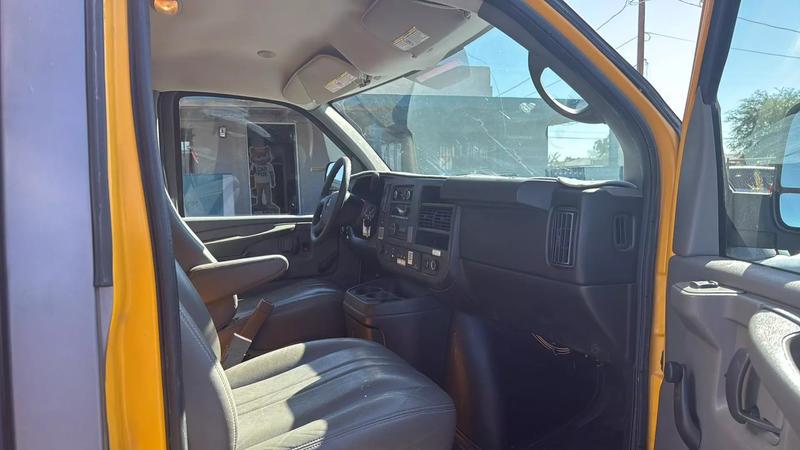 2015 GMC Savana Cutaway 3500