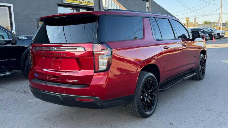 2022 Chevrolet Suburban 4WD RST
