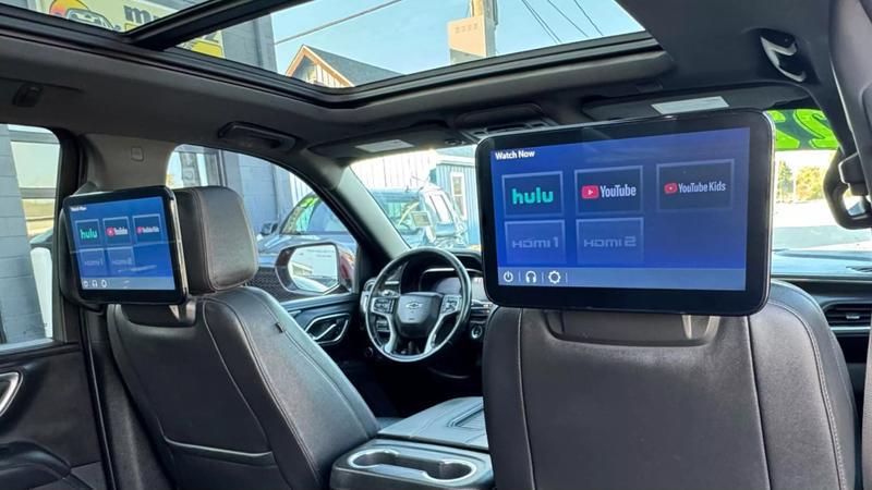 2022 Chevrolet Suburban 4WD RST