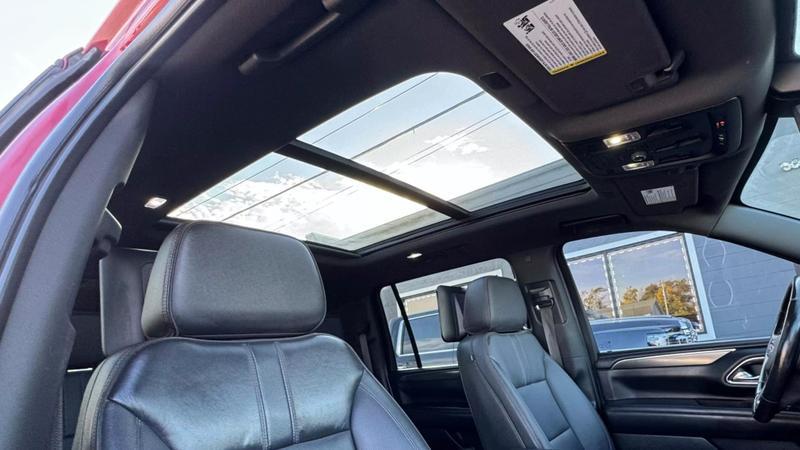2022 Chevrolet Suburban 4WD RST