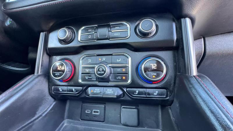 2022 Chevrolet Suburban 4WD RST