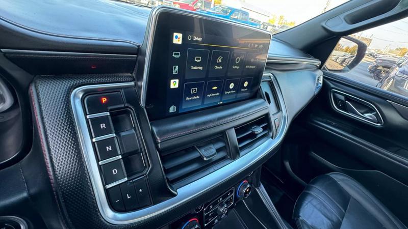 2022 Chevrolet Suburban 4WD RST
