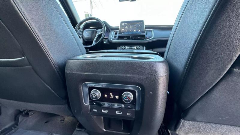 2022 Chevrolet Suburban 4WD RST
