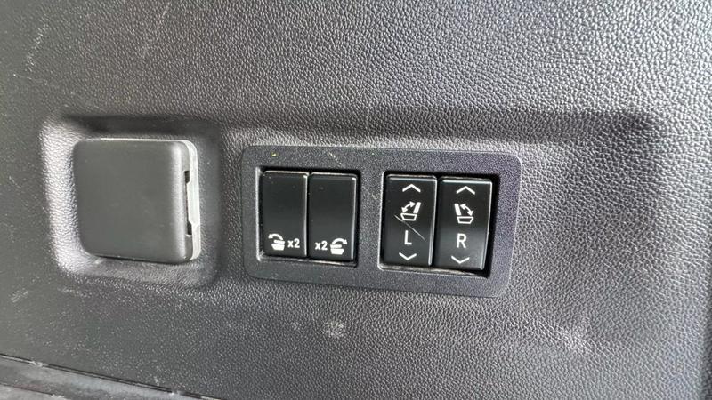 2022 Chevrolet Suburban 4WD RST
