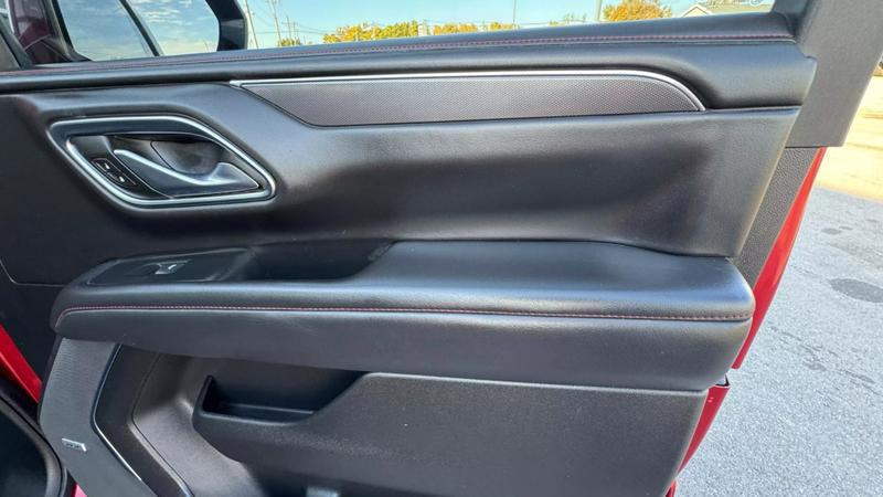 2022 Chevrolet Suburban 4WD RST