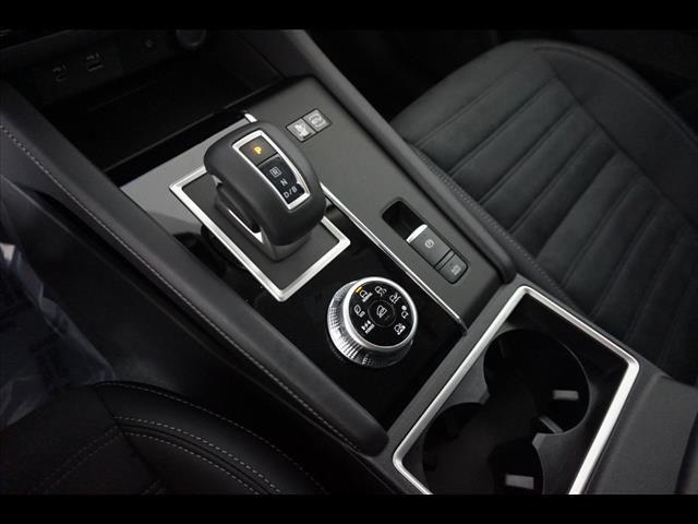 2025 Mitsubishi Outlander PHEV SE S-AWC