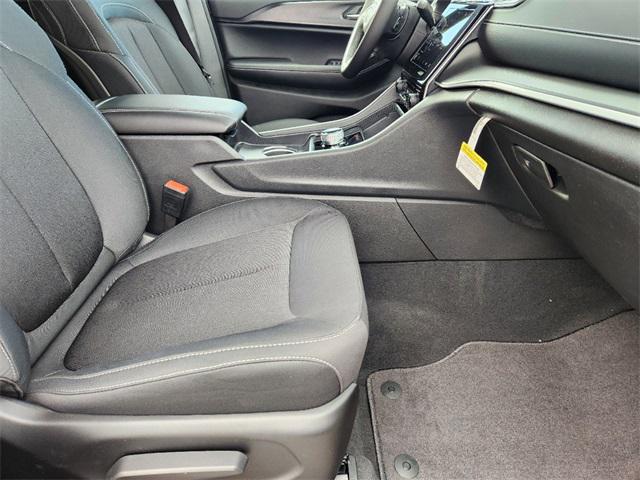2025 Jeep Grand Cherokee Laredo X 4x2