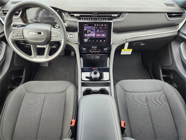 2025 Jeep Grand Cherokee Laredo X 4x2