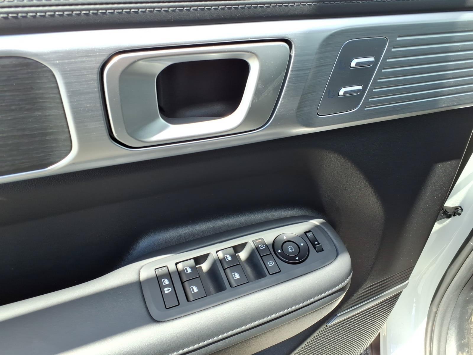 2025 Hyundai Santa Fe Limited - Photo 12