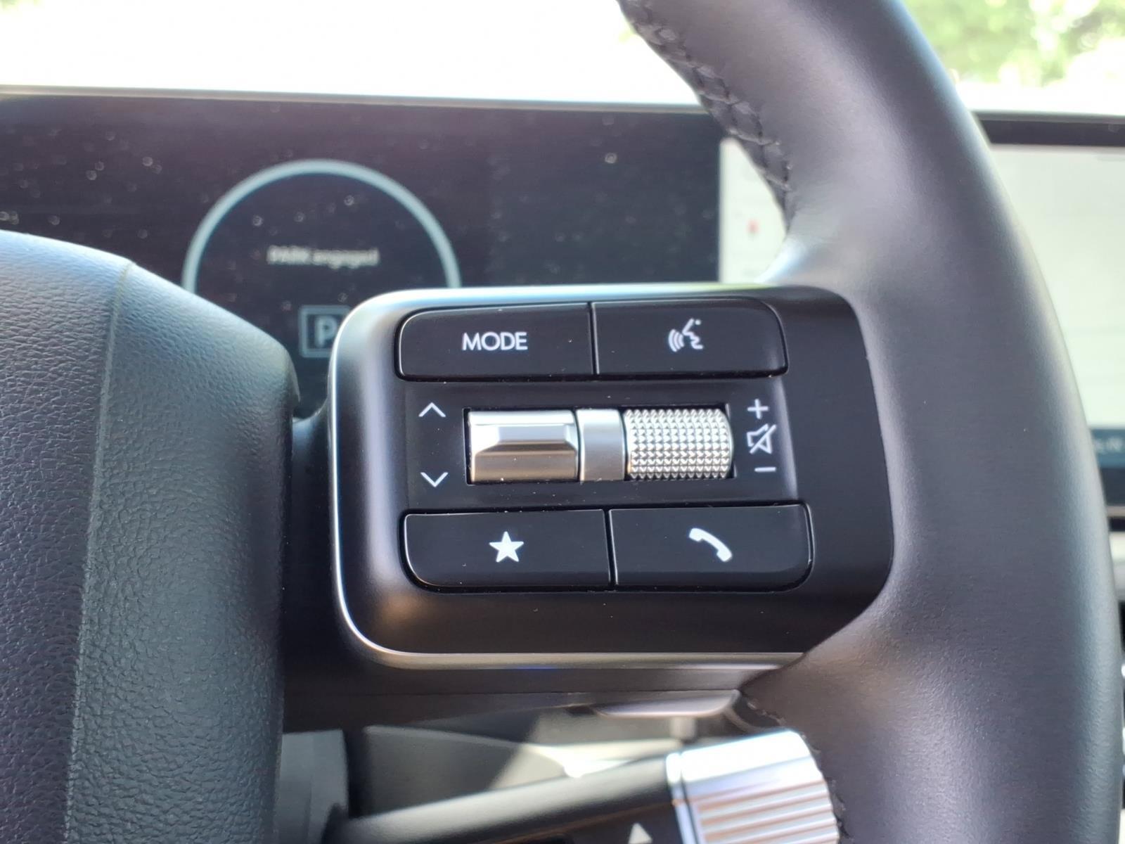 2025 Hyundai Santa Fe Limited - Photo 19
