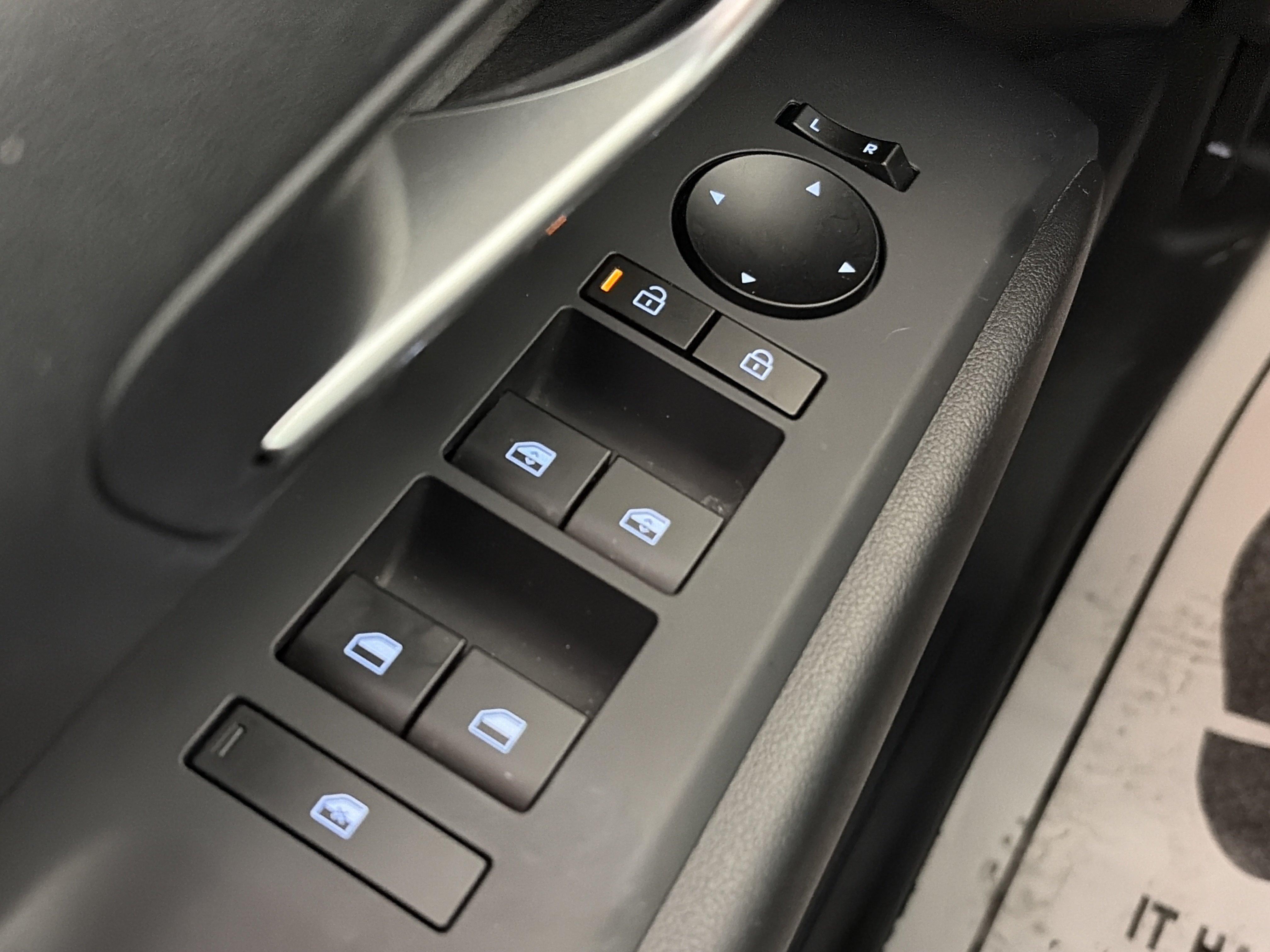 2025 Hyundai Santa Fe Limited - Photo 40
