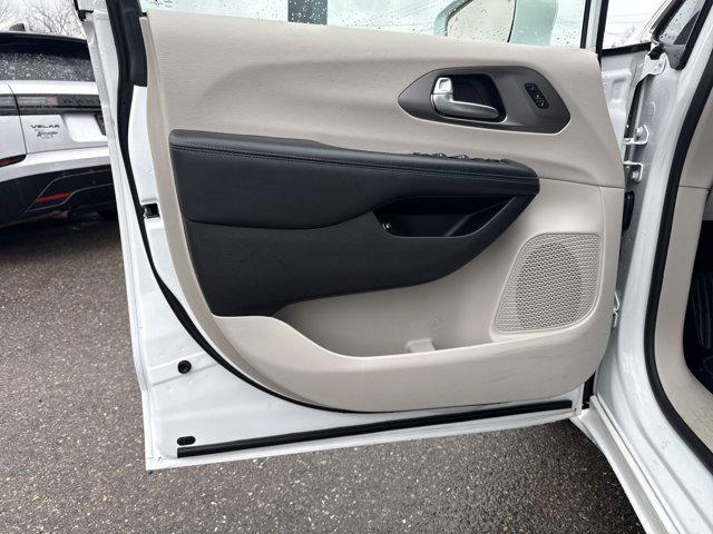 2021 Chrysler Pacifica Hybrid Touring L