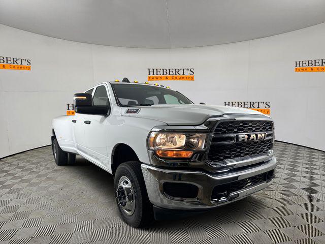 2024 RAM Ram 3500 RAM 3500 TRADESMAN CREW CAB 4X4 8 BOX