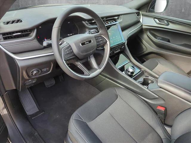 2025 Jeep Grand Cherokee GRAND CHEROKEE L LAREDO X 4X2