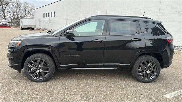 2025 Jeep Compass COMPASS LIMITED 4X4