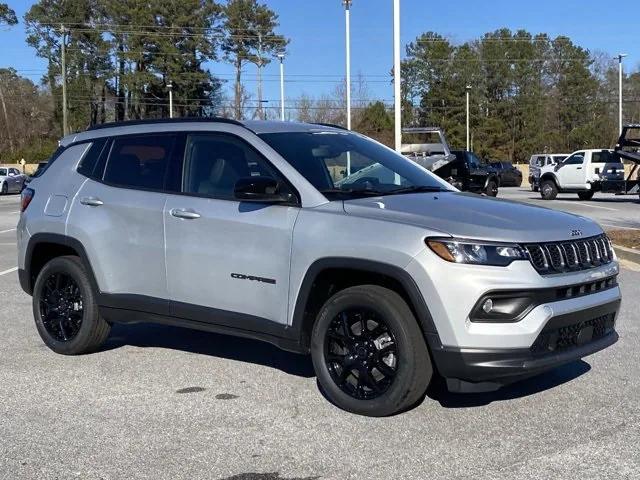 2025 Jeep Compass COMPASS LATITUDE 4X4