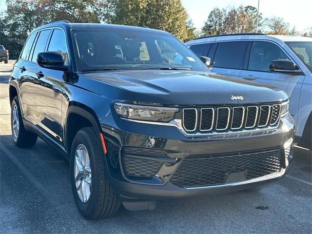 2025 Jeep Grand Cherokee GRAND CHEROKEE LAREDO X 4X2